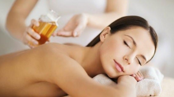 masaje-con-aceites-esenciales